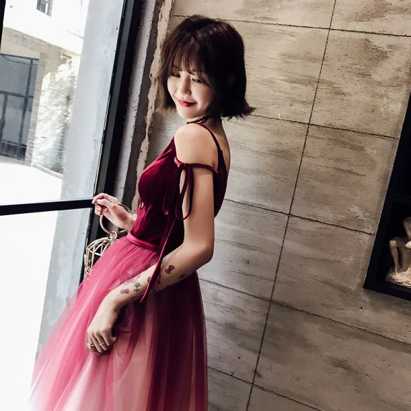 Modern / Fashion Burgundy Evening Dresses  2018 A-Line / Princess Spaghetti Straps V-Neck Sleeveless Sash Floor-Length / Long Ruffle Backless Formal Dresses