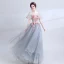 Élégant Gris Transparentes Robe De Bal 2018 Robe Boule Encolure Dégagée Gonflée Manches Courtes Appliques Fleur Paillettes Longue Volants Robe De Ceremonie