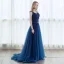 Élégant Bleu D'encre Robe De Bal 2017 Princesse Encolure Dégagée Sans Manches Appliques En Dentelle Perlage Métal Ceinture Train De Balayage Volants Dos Nu Robe De Ceremonie