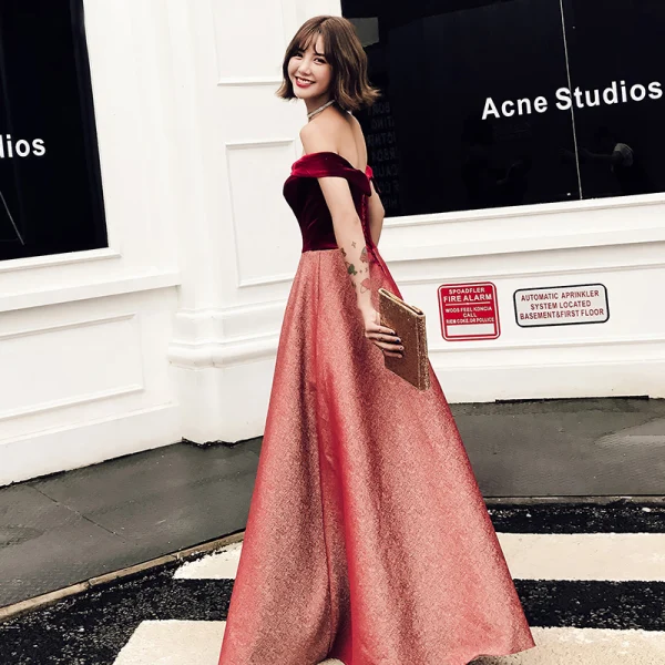 Chic / Beautiful Burgundy Glitter Evening Dresses 2018 A-Line / Princess Off-The-Shoulder Short Sleeve Sash Floor-Length / Long Ruffle Backless Formal Dresses