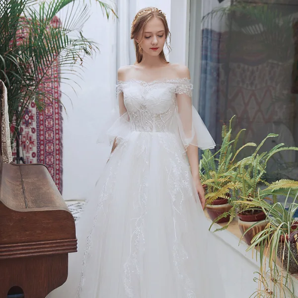 Abordable Champagne Robe De Mariée 2018 Princesse De l'épaule 3/4 Manches Dos Nu Appliques En Dentelle Tribunal Train Volants