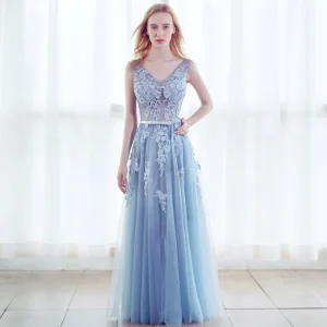 Chic Belle Bleu Ciel Robe De Bal 2017 Princesse Percé V Cou Sans Manches Appliques En Dentelle Faux Diamant Noeud Ceinture Longue Dos Nu Robe De Ceremonie