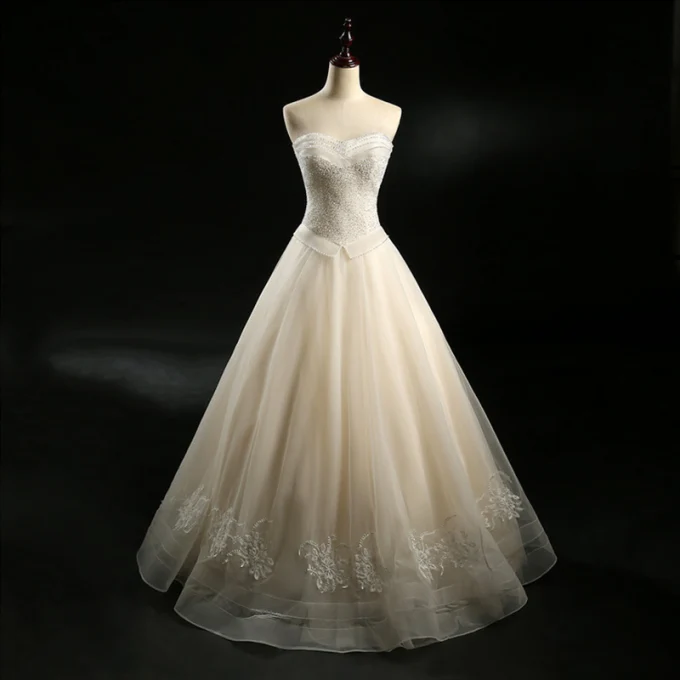 Fine Champagne Brudekjoler 2018 Prinsesse Kjæreste Uten Ermer Ryggløse Appliques Blonder Paljetter Beading Lange Buste