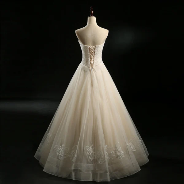 Chic / Beautiful Champagne Wedding Dresses 2018 A-Line / Princess Sweetheart Sleeveless Backless Appliques Lace Sequins Beading Floor-Length / Long Ruffle