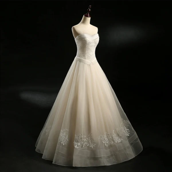 Chic / Beautiful Champagne Wedding Dresses 2018 A-Line / Princess Sweetheart Sleeveless Backless Appliques Lace Sequins Beading Floor-Length / Long Ruffle