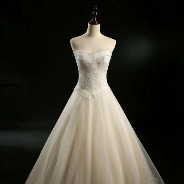 Chic / Beautiful Champagne Wedding Dresses 2018 A-Line / Princess Sweetheart Sleeveless Backless Appliques Lace Sequins Beading Floor-Length / Long Ruffle
