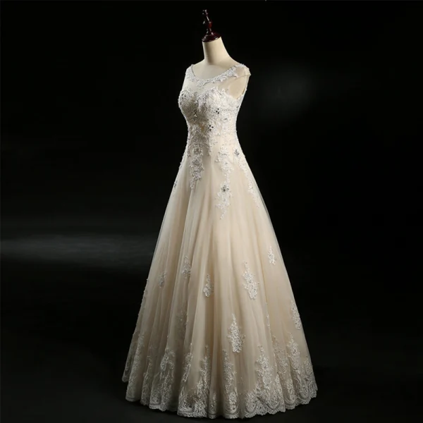 Chic / Belle Champagne Robe De Mariée 2018 Princesse Transparentes Encolure Dégagée Sans Manches Dos Nu Appliques En Dentelle Perlage Faux Diamant Longue Volants
