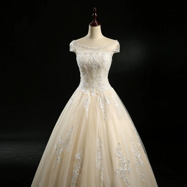 Vintage / Retro Champagne See-through Wedding Dresses 2018 Ball Gown Scoop Neck Cap Sleeves Appliques Lace Sequins Beading Floor-Length / Long Ruffle