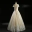 Classique Champagne Robe De Mariée 2018 Princesse De l'épaule Manches Courtes Dos Nu Appliques En Dentelle Glitter Tulle Paillettes Perlage Longue Volants