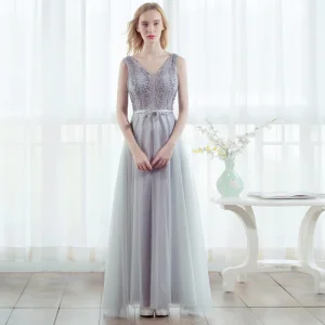 Chic Belle Gris Robe De Bal 2017 Princesse V Cou Sans Manches Perlage Perle Noeud Ceinture Longue Dos Nu Robe De Ceremonie