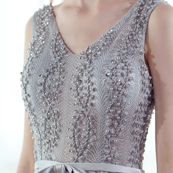 Chic / Beautiful Grey Prom Dresses 2017 A-Line / Princess V-Neck Sleeveless Beading Pearl Bow Sash Floor-Length / Long Backless Formal Dresses