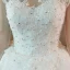 Schöne Weiß Durchbohrt Brautkleider 2017 Ballkleid Rundhalsausschnitt Lange Ärmel Rückenfreies Applikationen Mit Spitze Pailletten Perle Kapelle-Schleppe
