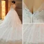 Schöne Weiß Durchbohrt Brautkleider 2017 Ballkleid Rundhalsausschnitt Lange Ärmel Rückenfreies Applikationen Mit Spitze Pailletten Perle Kapelle-Schleppe
