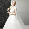 Chinesischer Stil Weiß Durchbohrt Brautkleider 2017 A Linie Stehkragen Ärmellos Rückenfreies Applikationen Mit Spitze Königliche Schleppe