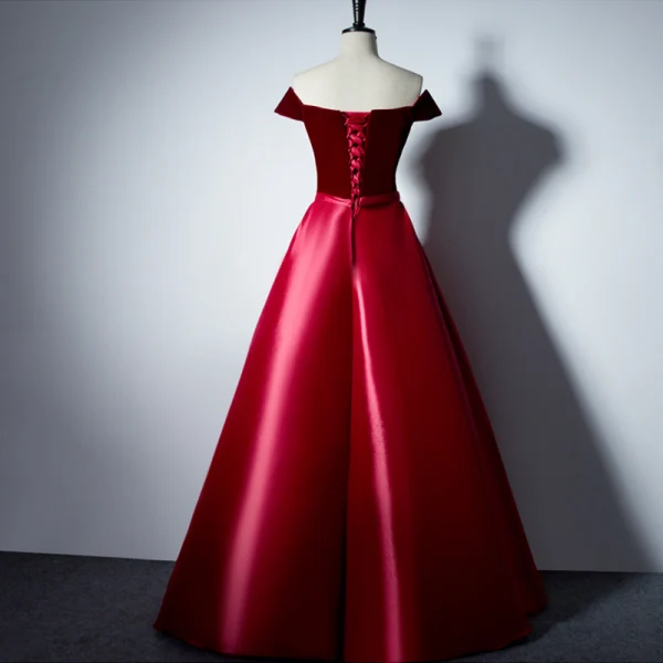 Modest / Simple Burgundy Evening Dresses 2017 A-Line / Princess V-Neck Off-The-Shoulder Short Sleeve Floor-Length / Long Backless Formal Dresses