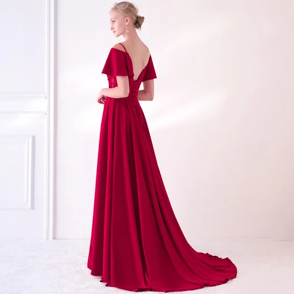 Charmant Bordeaux Robe De Soirée 2018 Princesse Bretelles Spaghetti Bustier Manches Courtes Appliques En Dentelle Paillettes Tribunal Train Volants Dos Nu Robe De Ceremonie