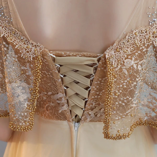 Charmant Doré Transparentes Robe De Bal 2018 Princesse Encolure Dégagée Manches Courtes Perle Perlage Faux Diamant Longue Volants Dos Nu Robe De Ceremonie