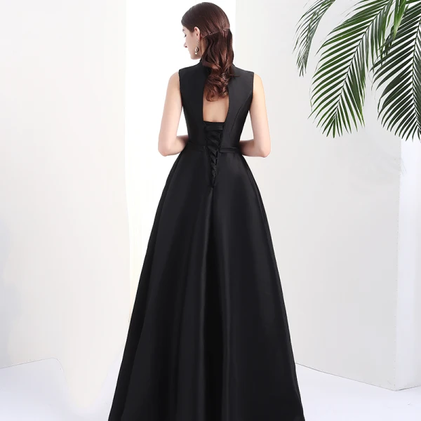 Modern / Fashion Black Pierced Evening Dresses 2017 A-Line / Princess High Neck Sleeveless Beading Pearl Floor-Length / Long Backless Formal Dresses
