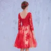 Chic / Beautiful Red Homecoming Graduation Dresses 2017 A-Line / Princess Long Sleeve Scoop Neck Appliques Lace Bow Sash Knee-Length Backless Formal Dresses