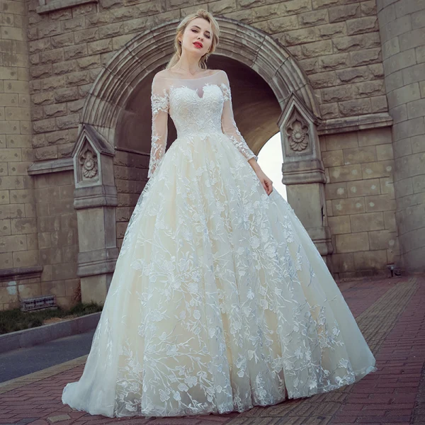 Stunning Champagne Pierced Wedding Dresses 2017 Ball Gown Scoop Neck Long Sleeve Backless Appliques Lace Chapel Train