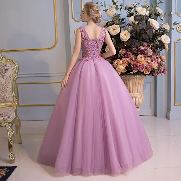 Schöne Ballkleider 2017 Spitze Blumen Applikationen V-Ausschnitt Ärmellos Rückenfreies Lange Lila Ballkleid