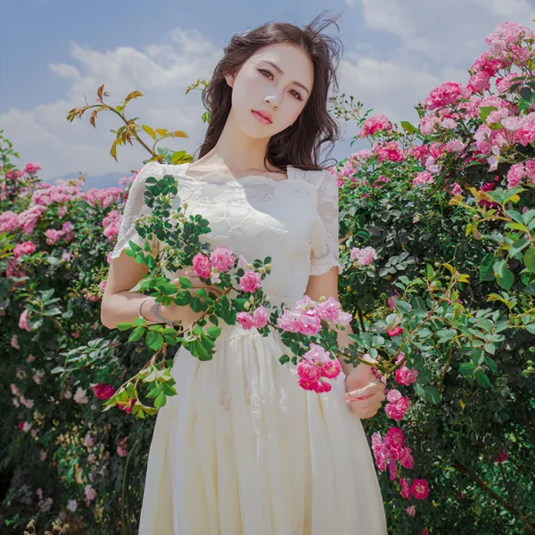 Élégant Ivoire Été Plage Robes longues 2018 Princesse Encolure Dégagée Manches Courtes Appliques Percé En Dentelle Longueur Cheville Volants Vêtements Femme
