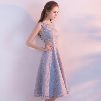 Chic Belle Gris De Retour Robe De Graduation 2018 Princesse Encolure Dégagée Sans Manches Perlage Paillettes Mi Longues Volants Dos Nu Robe De Ceremonie