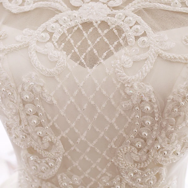 Vintage / Retro Ivory Wedding Dresses 2018 Ball Gown High Neck Sleeveless Appliques Pierced Lace Beading Pearl Cathedral Train Ruffle