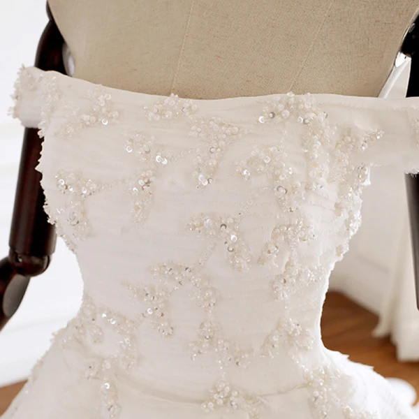 Luxe Champagne Robe De Mariée 2018 Robe Boule De l'épaule Manches Courtes Dos Nu Perle Perlage Paillettes Cathedral Train Volants