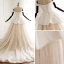 Luxe Champagne Robe De Mariée 2018 Robe Boule De l'épaule Manches Courtes Dos Nu Perle Perlage Paillettes Cathedral Train Volants