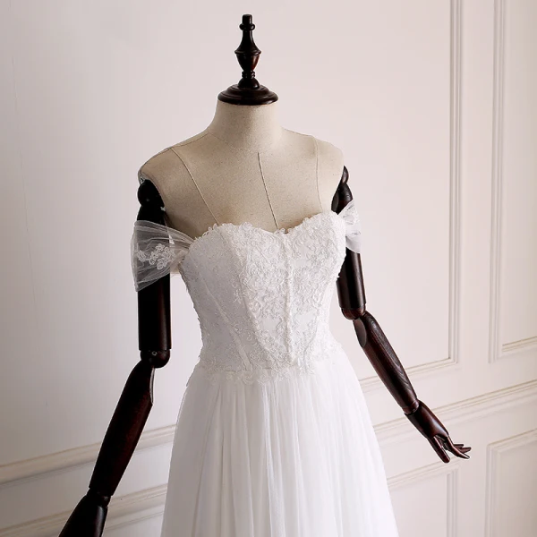 Modest / Simple White Wedding Dresses 2018 A-Line / Princess Off-The-Shoulder Short Sleeve Backless Appliques Lace Floor-Length / Long Ruffle