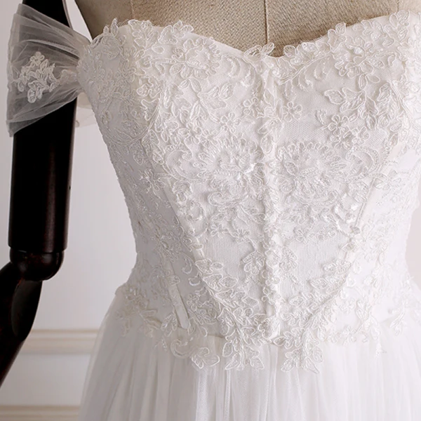 Modest / Simple White Wedding Dresses 2018 A-Line / Princess Off-The-Shoulder Short Sleeve Backless Appliques Lace Floor-Length / Long Ruffle