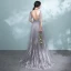 Sexy Gris Robe De Soirée 2017 Princesse V-Cou épaules Sans Manches Appliques En Dentelle Noeud Ceinture Train De Balayage Dos Nu Robe De Ceremonie