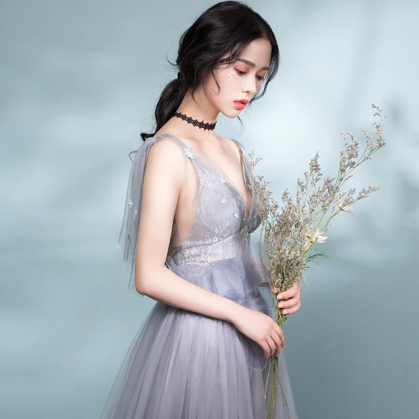 Sexy Gris Robe De Soirée 2017 Princesse V-Cou épaules Sans Manches Appliques En Dentelle Noeud Ceinture Train De Balayage Dos Nu Robe De Ceremonie