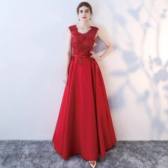 Chic Belle Rouge Robe De Soirée 2017 Princesse Encolure Dégagée Sans Manches Appliques En Dentelle Perlage Noeud Ceinture Longue Dos Nu Robe De Ceremonie