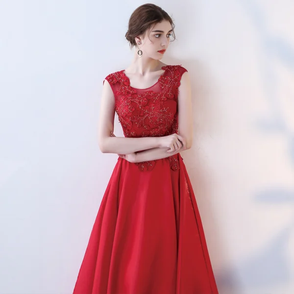 Chic / Belle Rouge Robe De Soirée 2017 Princesse Encolure Dégagée Sans Manches Appliques En Dentelle Perlage Noeud Ceinture Longue Dos Nu Robe De Ceremonie