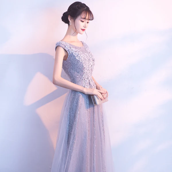 Chic / Belle Gris Robe De Bal 2017 Princesse Encolure Dégagée Sans Manches Appliques En Dentelle Longue Dos Nu Robe De Ceremonie