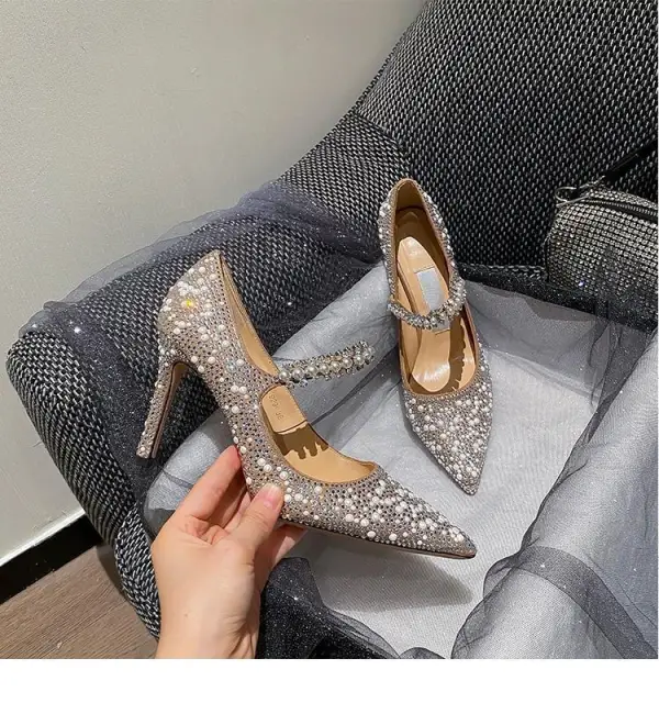 Glittrande Charmig Champagne Brudskor 2020 Läder Rhinestone Pärla 8 cm Stilettklackar Spetsiga Bröllop Pumps