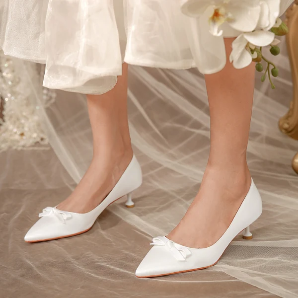 Elegant Ivory Bow Wedding Shoes 2020 3 cm Stiletto Heels Low Heel Pointed Toe Wedding Pumps