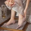 Charmant Rose Gold Pailletten Strass Flat Brautschuhe 2020 Niedrig Heels Spitzschuh Hochzeit High Heels