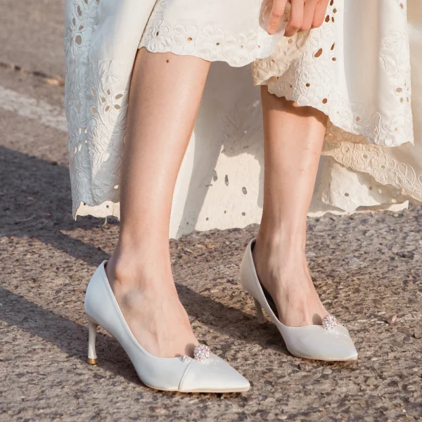 Classy Ivory Satin Rhinestone Wedding Shoes 2020 9 cm Stiletto Heels Pointed Toe Wedding Pumps