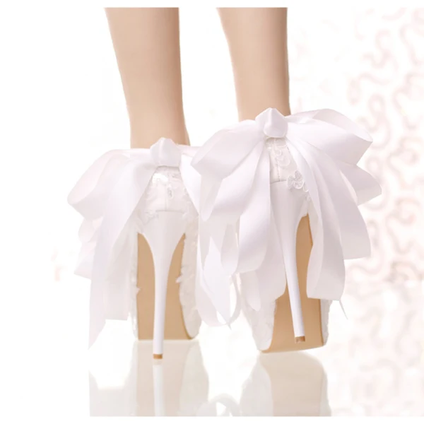 Charmant Ivory / Creme Spitze Schleife Pailletten Brautschuhe 2021 14 cm Stilettos Hochhackige Spitzschuh Hochzeit Pumps