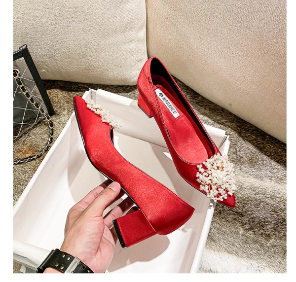 Elegant Champagne Pearl Satin Wedding Shoes 2021 7 cm Thick Heels Pointed Toe High Heels Wedding Pumps