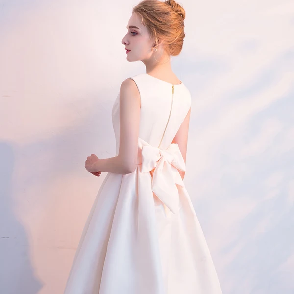 Chic / Beautiful Champagne Homecoming Graduation Dresses 2018 A-Line / Princess Bow Scoop Neck Sleeveless Knee-Length Formal Dresses