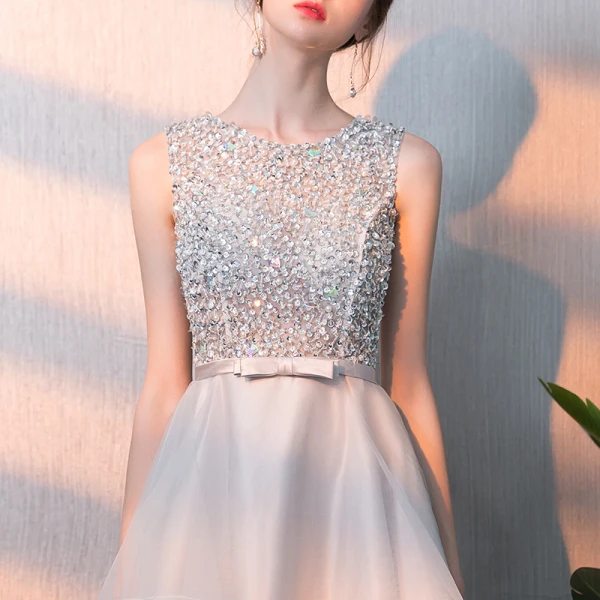 Chic / Belle Argenté Robe De Cocktail 2018 Princesse Perlage Paillettes Noeud Encolure Dégagée Sans Manches Asymétrique Robe De Ceremonie