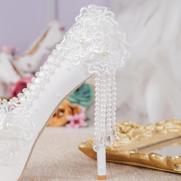 Charming Ivory Lace Flower Wedding Shoes 2021 Waterproof Pearl Tassel 15 cm Stiletto Heels Round Toe Wedding Pumps High Heels