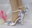 Schöne Weiß Brautschuhe 2018 Strass Knöchelriemen 9 cm Stilettos Spitzschuh Hochzeit Hochhackige