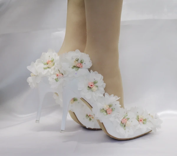Elegant White Wedding Shoes 2018 Appliques Rhinestone 9 cm Stiletto Heels Pointed Toe Wedding Pumps