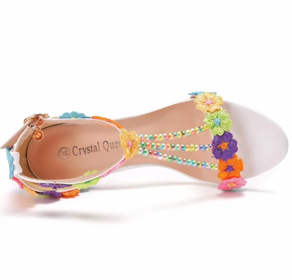 Charmant Blanche Faux Diamant En Dentelle Fleur Chaussure De Mariée 2021 Perle T-Strap 7 cm Talons Épais Peep Toes / Bout Ouvert Mariage Sandales Talons Hauts