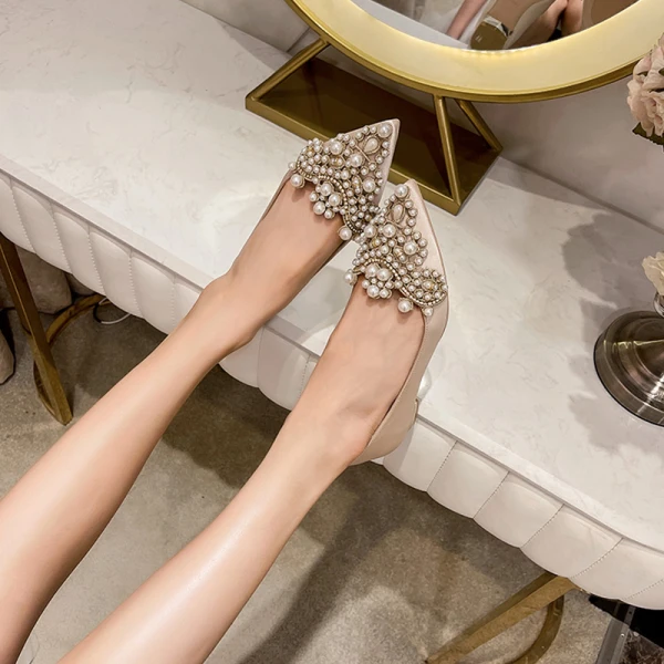Elegant Champagne Pearl Rhinestone Satin Wedding Shoes 2021 Pointed Toe Flat Wedding Heels